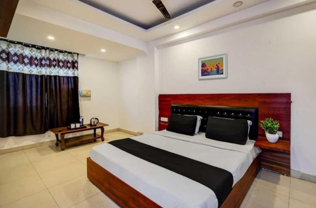 Hotel O Anshu B&B New Delhi Eksteriør billede