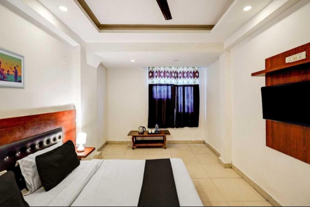 Hotel O Anshu B&B New Delhi Eksteriør billede