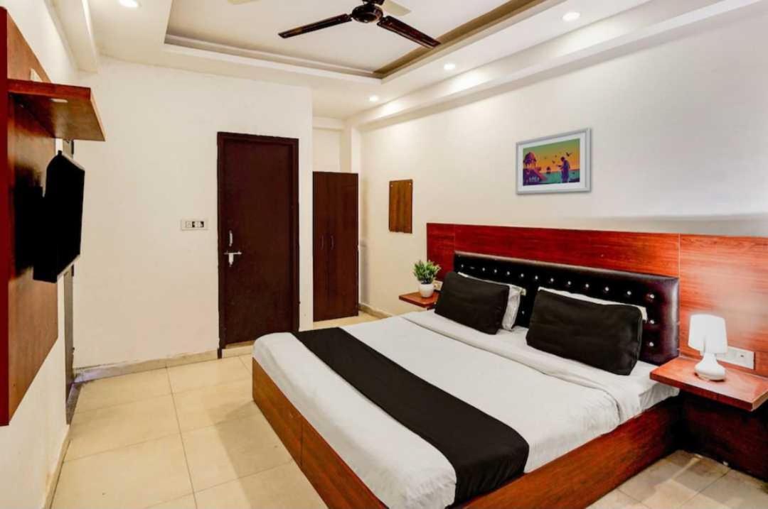 Hotel O Anshu B&B New Delhi Eksteriør billede