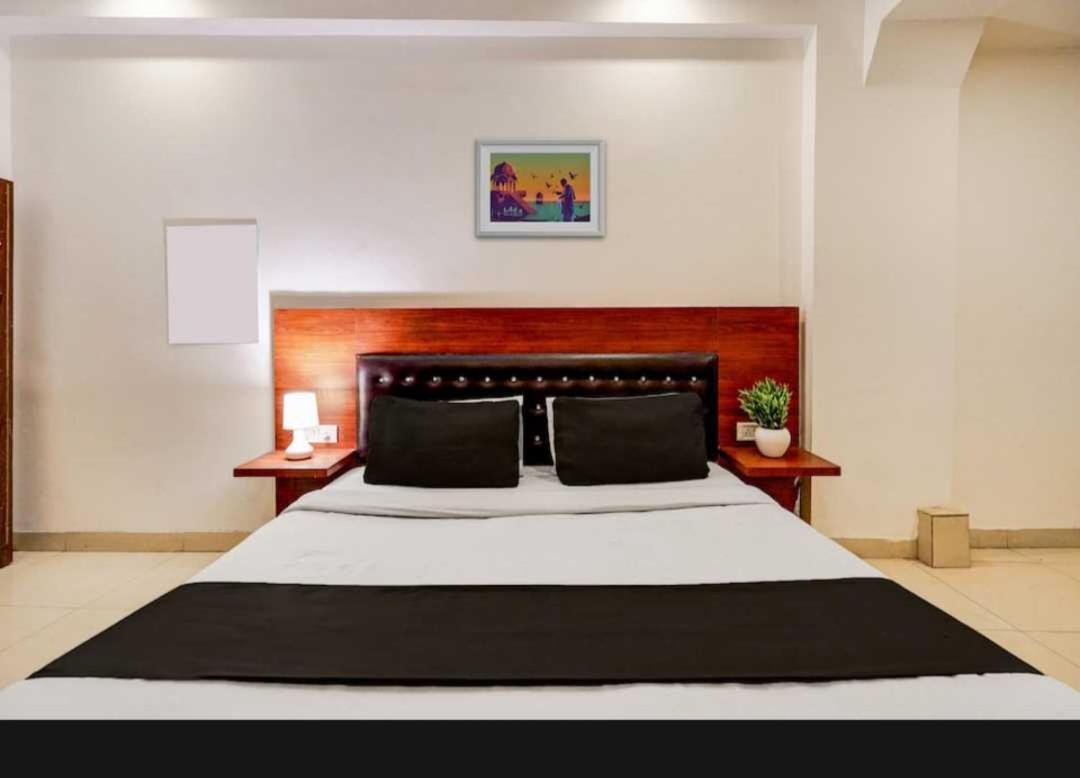 Hotel O Anshu B&B New Delhi Eksteriør billede